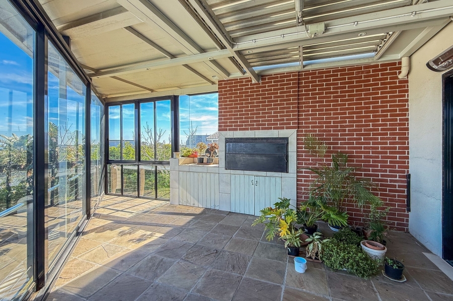 5 Bedroom Property for Sale in Plattekloof Western Cape